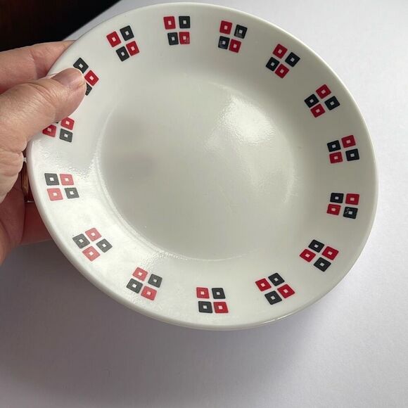 Vintage Corelle set of 5 “ Uptown” pattern 7” small plates. - Picture 2 of 5